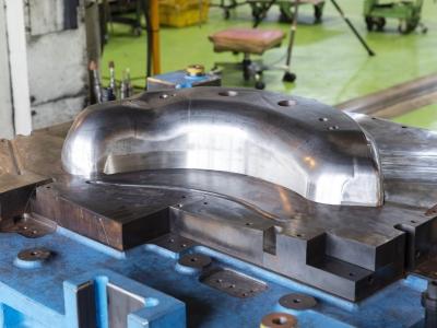 金型技術職